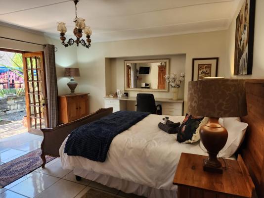 Room image 4