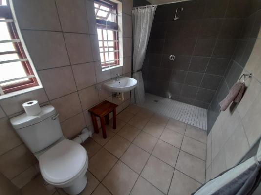 Room image 3