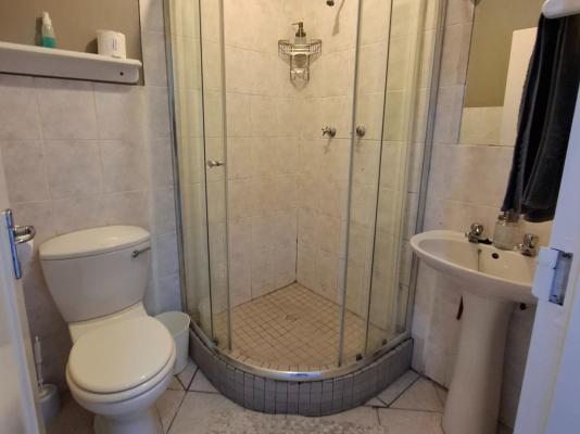 Room image 5