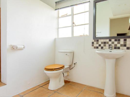 Room image 8