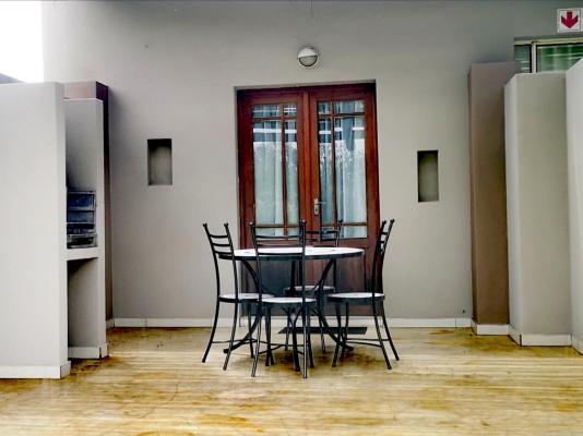 Room image 4