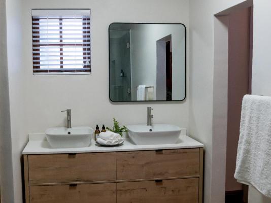 Room image 4