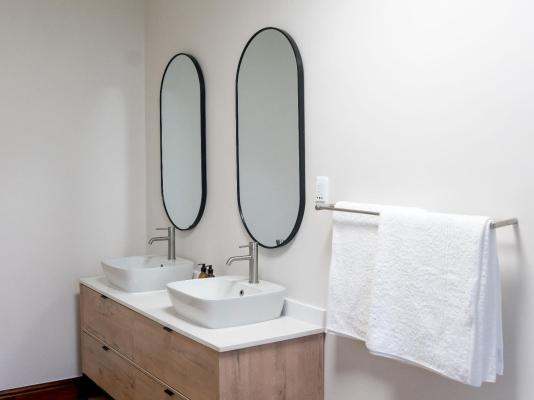 Room image 4