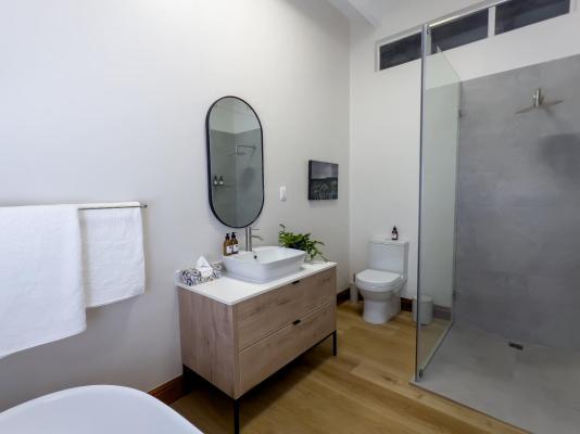 Room image 4