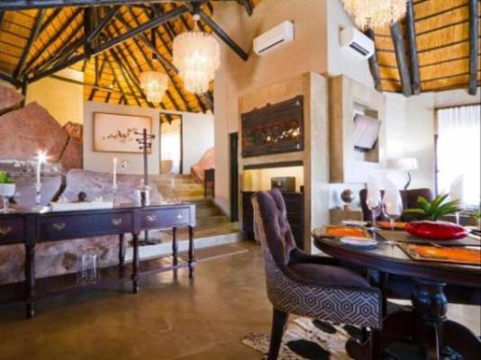 Twyfelfontein Country Lodge - Dining area