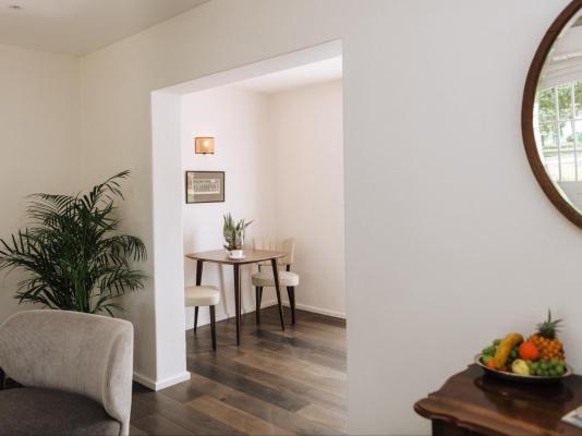 Room image 1