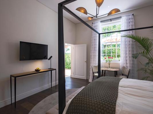 Room image 6