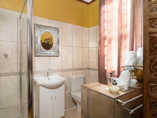 Room image 4