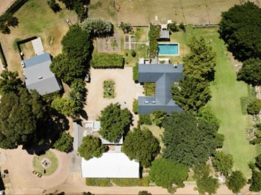 Doran Vineyards Country Estate - Property / Building