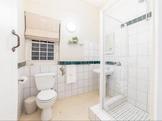 Room image 3