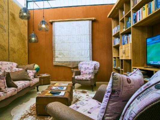 Otjimbondona Kalahari - Library 