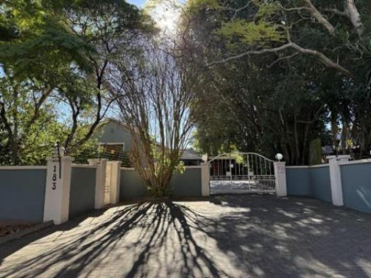 White House Lodge Vryheid - Facade or entrance