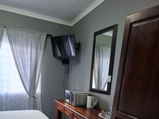 Room image 5