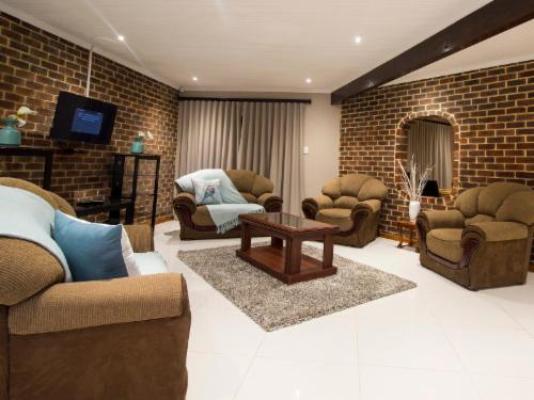 Tsitsikamma Manor - Lounge or bar