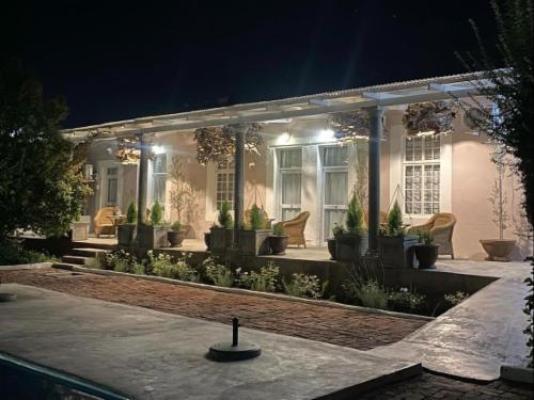 The Hanover Luxury Hotel - Patio