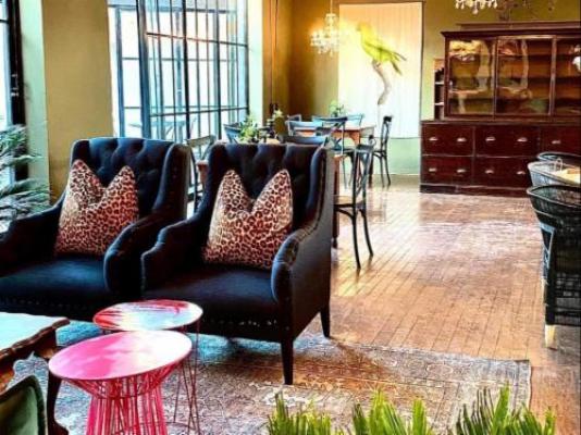 The Hanover Luxury Hotel - Dining area