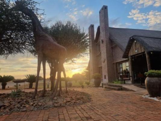 Sundowners Game Lodge - Property / Building