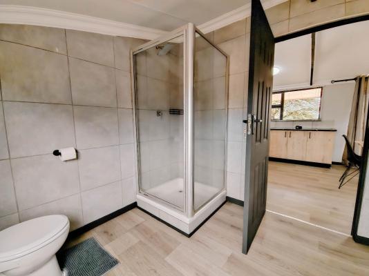 Sundowners Game Lodge - 280789