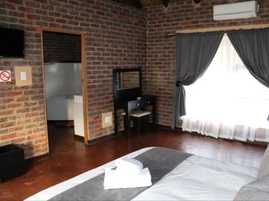 Room image 8