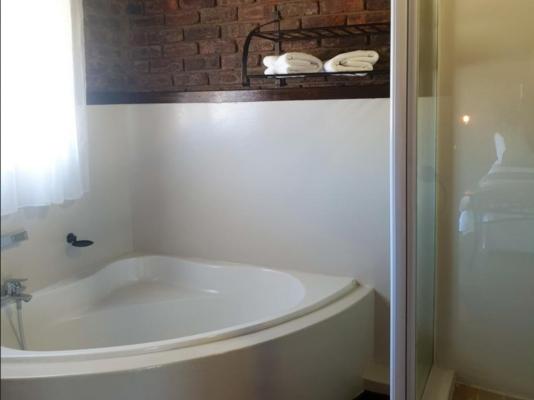 Sundowners Game Lodge - 280808