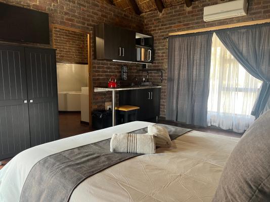 Room image 4