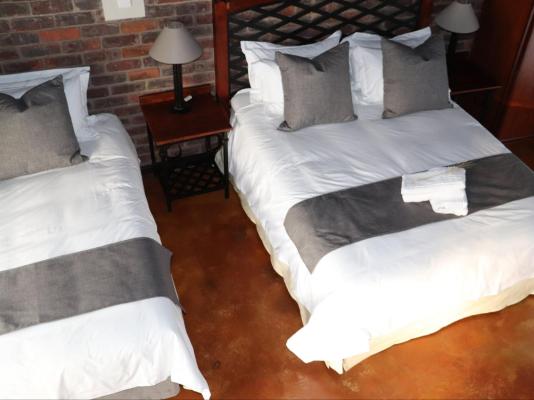 Sundowners Game Lodge - 280817