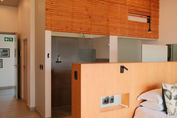Room image 3
