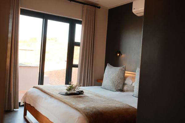 Khanyisa Mountain Lodge - 280926