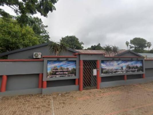 Grand Central Guesthouse - Property / Building