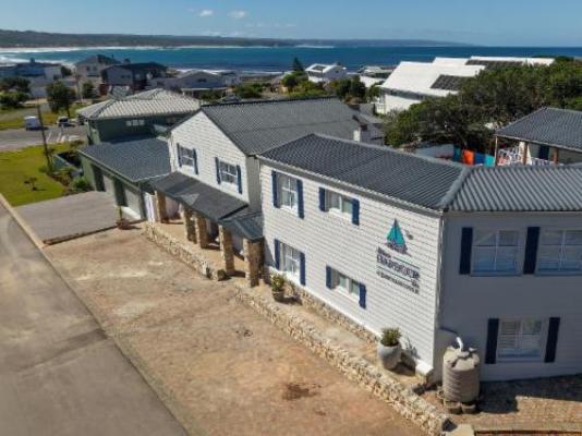 Stilbaai Harbour Inn - Property / Building