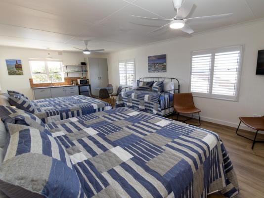 Stilbaai Harbour Inn - 281561