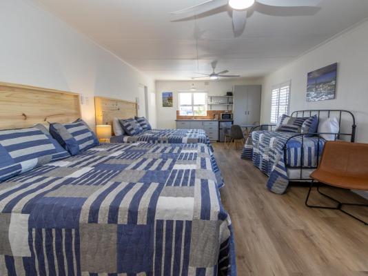 Stilbaai Harbour Inn - 281562