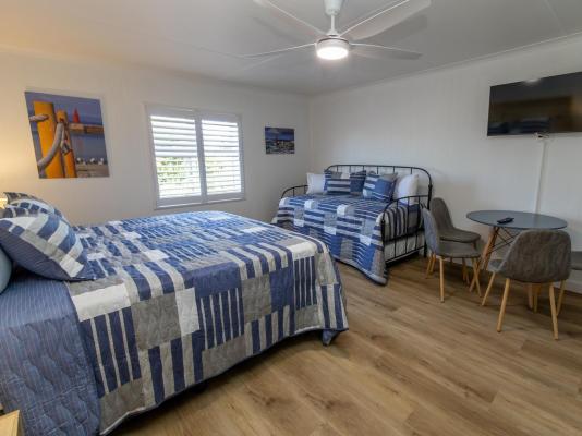 Stilbaai Harbour Inn - 281573