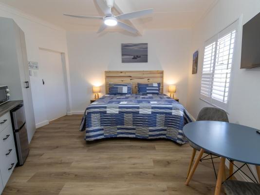 Stilbaai Harbour Inn - 281581