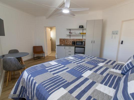 Stilbaai Harbour Inn - 281582