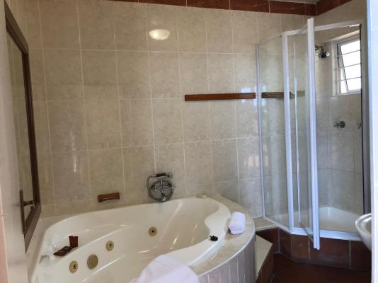 Room image 12