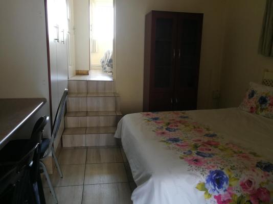 Room image 2