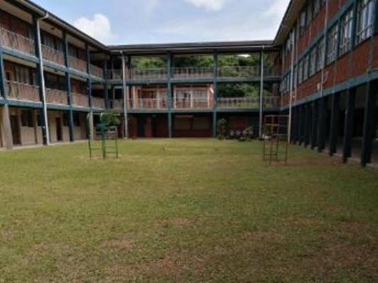Dirkie Uys Backpackers - Property / Building