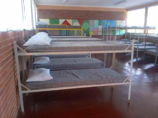 Dirkie Uys Backpackers - 281821
