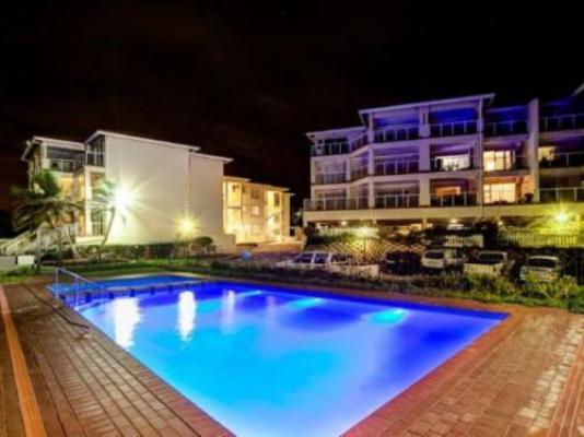 16 La Mer Illovo Beach - Pool view