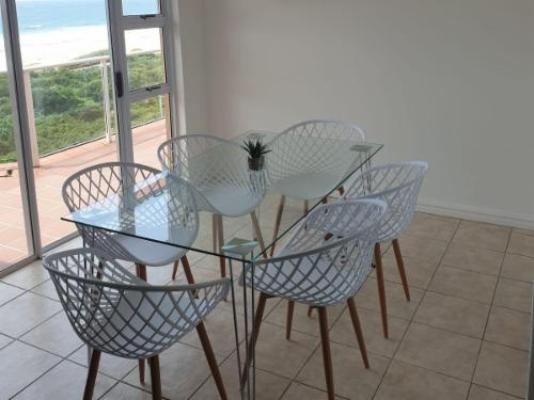 16 La Mer Illovo Beach - Dining area