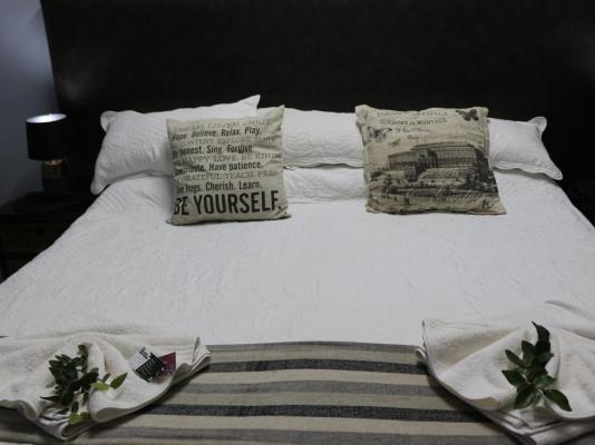 Room image 1