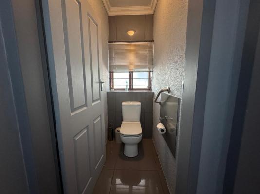 Room image 7