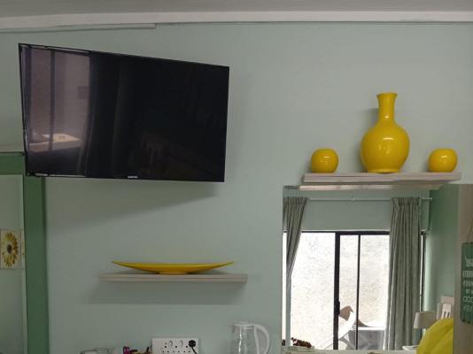 Room image 3