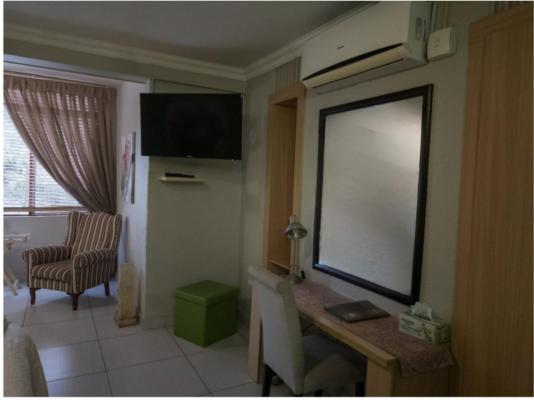 Room image 3