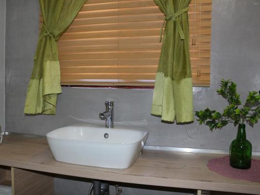 Room image 4
