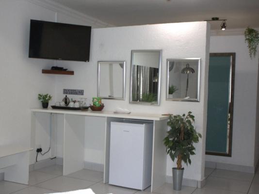 An Exclusive Guest House Too - 282028