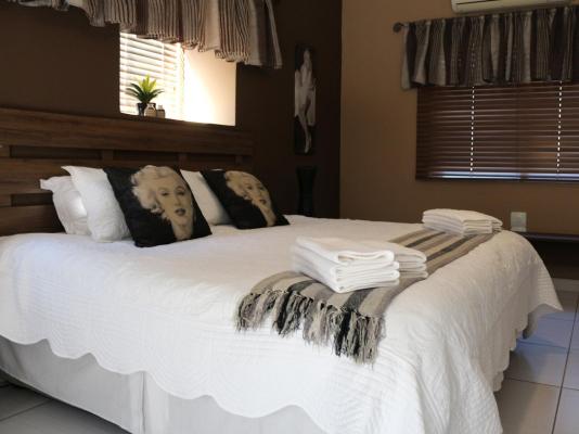 Room image 1