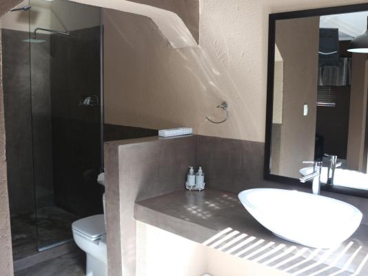 Room image 3