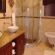 Plum Deluxe En-Suite Bathroom